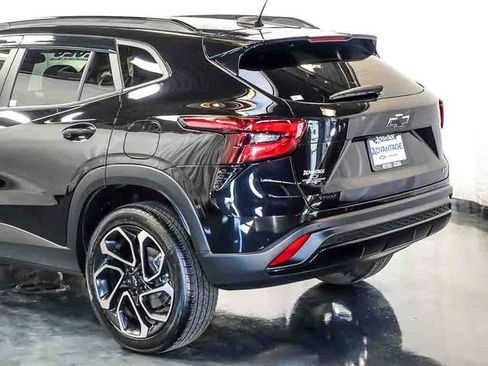 Used 2025 Chevrolet Trax RS w/ Driver Confidence Package FWD image 10