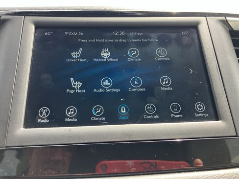 Used 2019 Chrysler Pacifica Touring-L FWD image 17