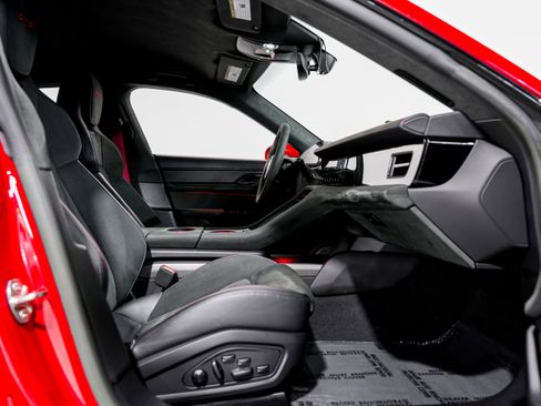 Used 2023 Porsche Taycan GTS image 27