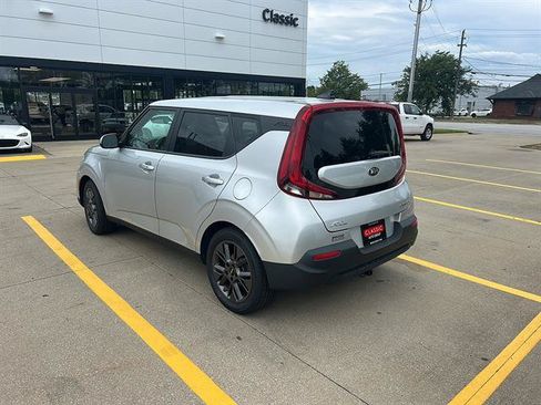 Used 2021 Kia Soul EX FWD image 2