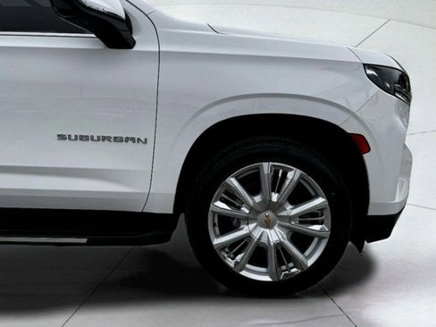 Used 2021 Chevrolet Suburban Premier w/ Premium Package image 59