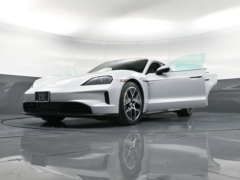Certified 2025 Porsche Taycan image 41