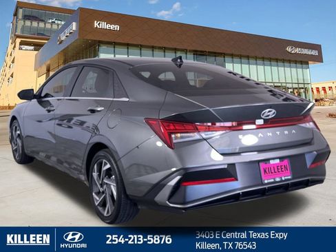 Used 2025 Hyundai Elantra SEL w/ Cargo Package image 6
