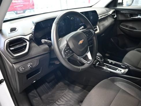 Certified 2025 Chevrolet TrailBlazer LT w/ LT Cold Weather Package FWD image 21
