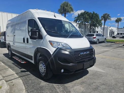 Used 2025 RAM ProMaster 2500 w/ Convenience Group image 1