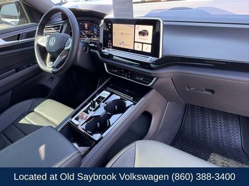 Certified 2025 Volkswagen Atlas Cross Sport SEL R-Line AWD/4WD image 27