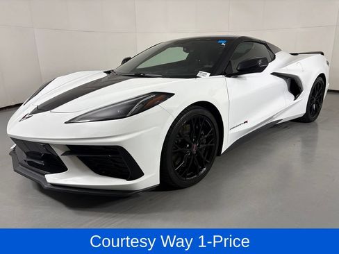 Used 2023 Chevrolet Corvette Stingray Premium Conv w/ Z51 Performance Package RWD image 5