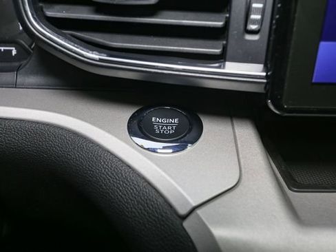 Used 2023 Ford Explorer XLT w/ Equipment Group 202A image 28