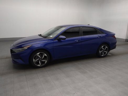 Used 2023 Hyundai Elantra SEL w/ Convenience Package FWD image 2