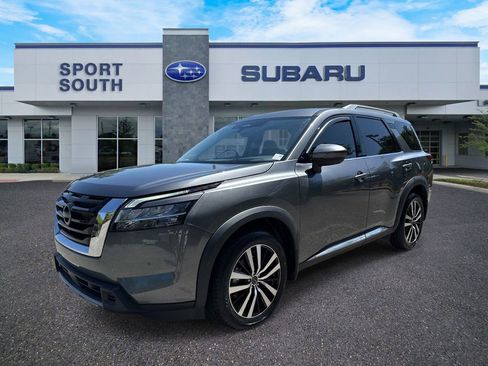 Used 2024 Nissan Pathfinder Platinum AWD/4WD image 8