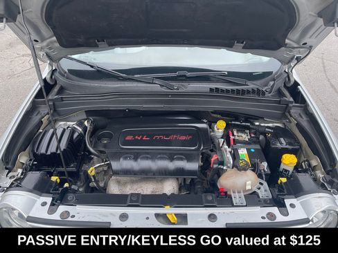 Used 2016 Jeep Renegade Limited image 11