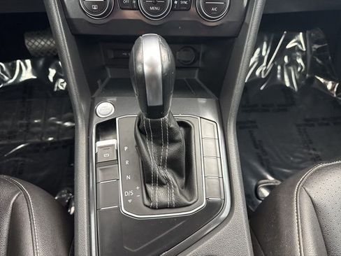 Used 2021 Volkswagen Tiguan SEL image 25