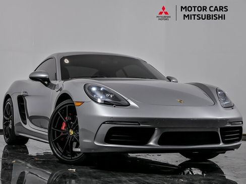 Used 2018 Porsche 718 Cayman S image 1