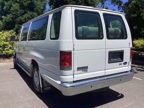 Used 2012 Ford E-350 and Econoline 350 XLT RWD image 9