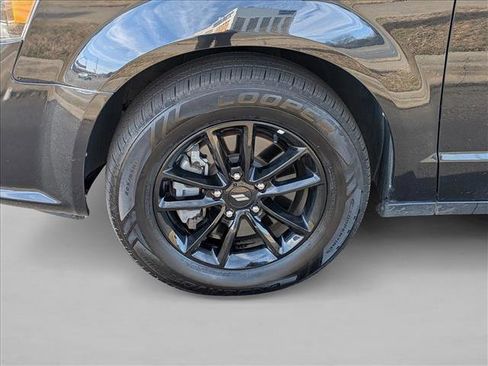 Used 2019 Dodge Grand Caravan GT image 23