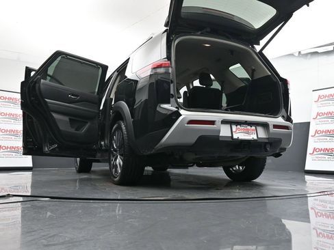 Used 2023 Nissan Pathfinder SL w/ SL Premium Package image 39