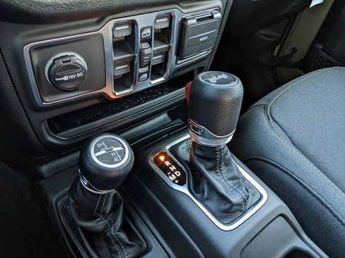 Used 2026 Jeep Wrangler Sport image 28