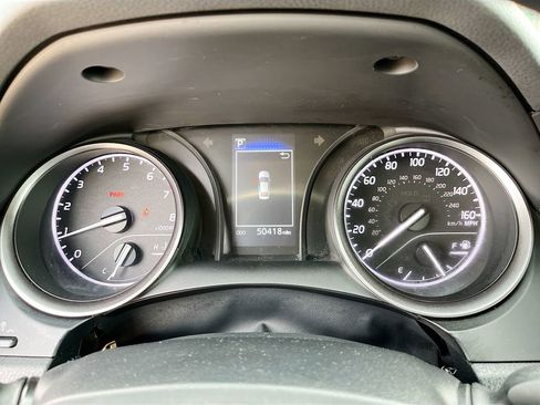 Used 2024 Toyota Camry SE image 12