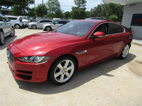 Used 2017 Jaguar XE Prestige RWD image 1