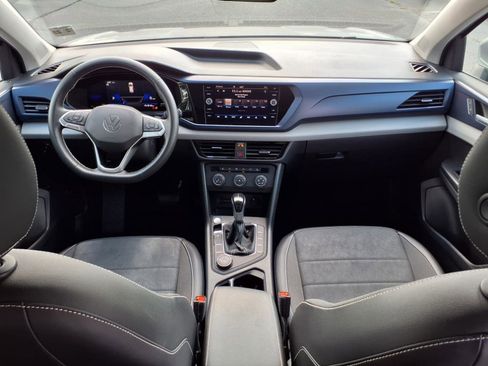 Certified 2022 Volkswagen Taos SE w/ IQ.Drive SE Package image 10