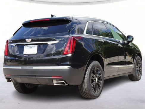 Certified 2023 Cadillac XT5 Luxury w/ LPO, Floor Liner Package AWD/4WD image 4