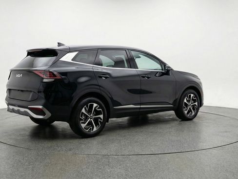 Used 2025 Kia Sportage LX image 9