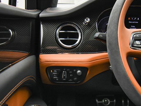 Certified 2022 Bentley Bentayga image 35