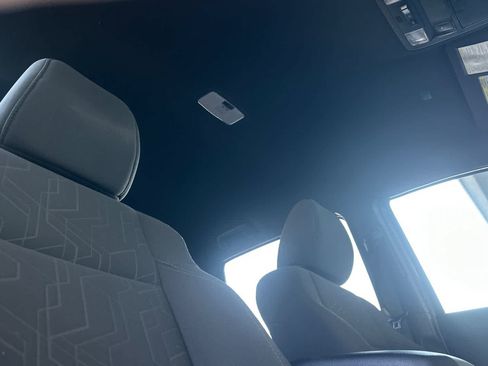 Used 2019 Toyota Tacoma TRD Sport AWD/4WD image 16