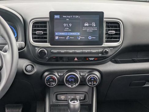 Used 2026 Hyundai Venue SEL FWD image 18