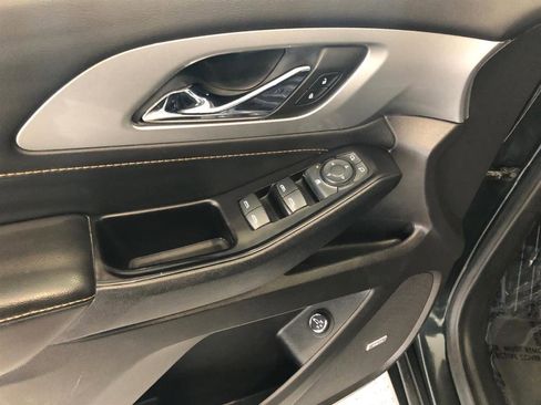 Used 2020 Chevrolet Traverse LT w/ LT Premium Package image 6