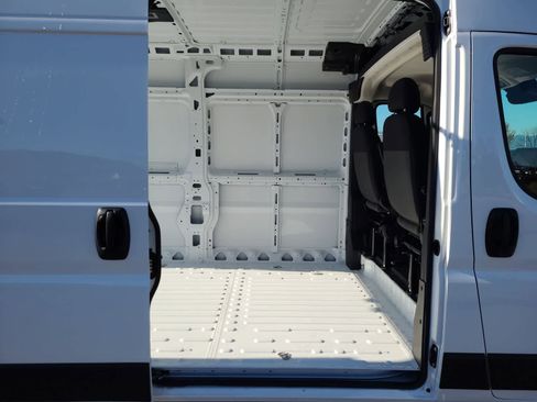 New 2026 RAM ProMaster 2500 w/ Premium Convenience Group image 21