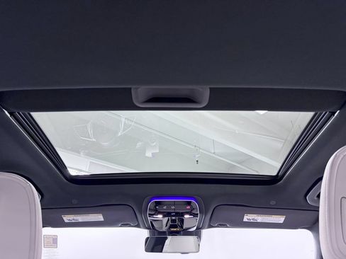 Used 2025 Mercedes-Benz C 300 4MATIC Sedan image 24