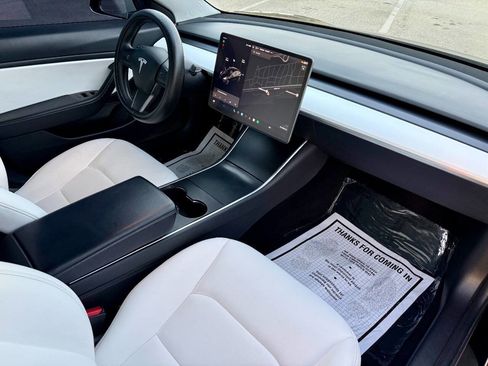 Used 2020 Tesla Model 3 Performance image 15