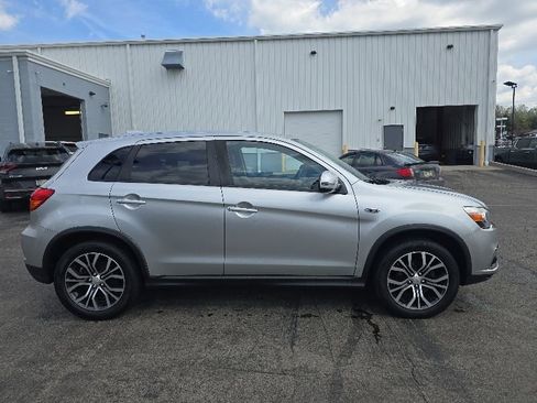 Used 2018 Mitsubishi Outlander Sport SE FWD image 9