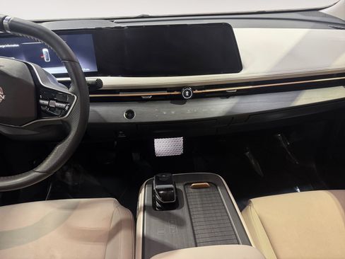 Used 2023 Nissan Ariya FWD image 12