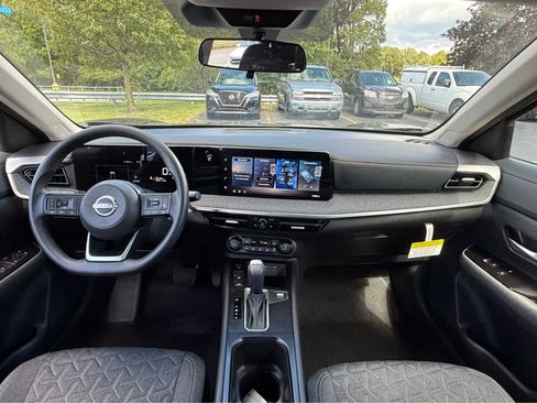 Used 2026 Nissan Kicks SV w/ Cold Weather Package AWD/4WD image 14