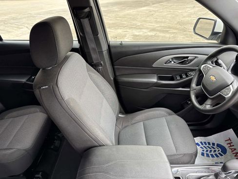 Used 2023 Chevrolet Traverse LT image 21