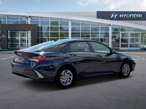 New 2026 Hyundai Elantra Blue image 8