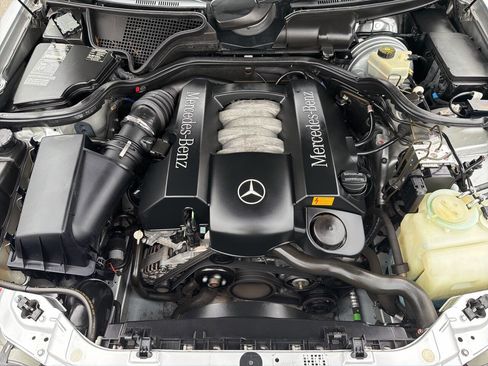 Used 2000 Mercedes-Benz E 320 4MATIC Wagon image 13