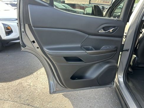 Used 2019 GMC Acadia SLT image 13