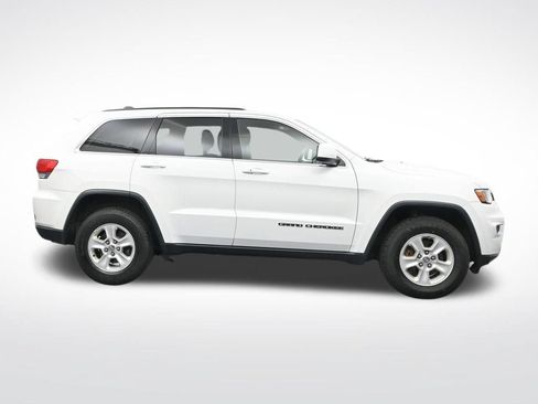 Used 2017 Jeep Grand Cherokee Laredo AWD/4WD image 4
