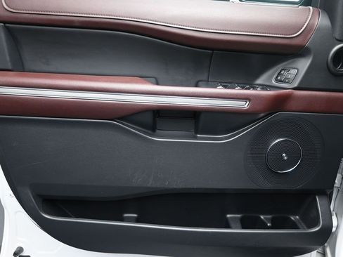 Used 2024 Ford Expedition Limited image 20