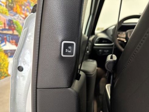 New 2026 Chrysler Pacifica Limited w/ S Appearance Package image 39