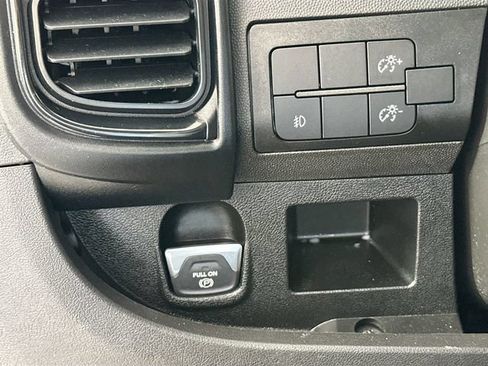 Used 2026 RAM ProMaster 2500 w/ Convenience Group FWD image 22