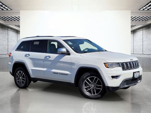 Used 2018 Jeep Grand Cherokee Limited w/ Luxury Group II AWD/4WD image 2