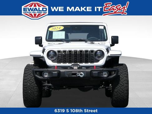 Used 2024 Jeep Wrangler Unlimited Rubicon w/ XTREMEE 35" Tire Package image 1