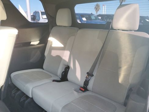 Used 2022 Chevrolet Traverse LS image 13