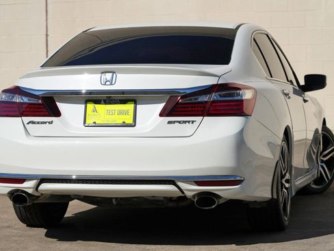 Used 2017 Honda Accord Sport image 4