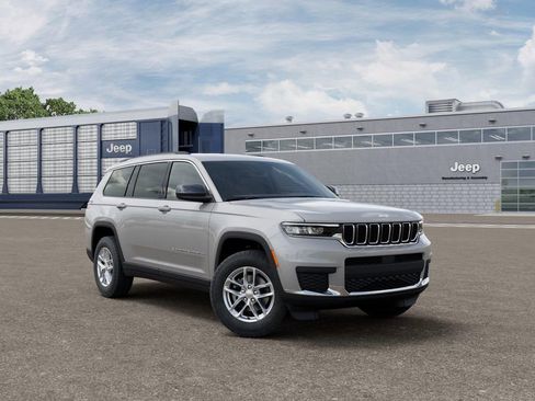 New 2026 Jeep Grand Cherokee L 2WD image 5