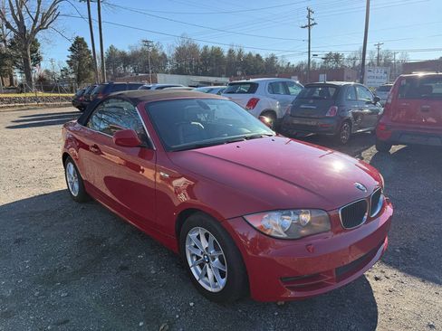 Used 2011 BMW 128i Convertible RWD image 3